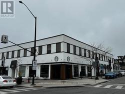 200 - 235 LAKESHORE ROAD E  Oakville, ON L6J 1A7