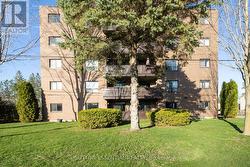 404 - 95 WINDSOR DRIVE Brockville, ON K6V 3H7