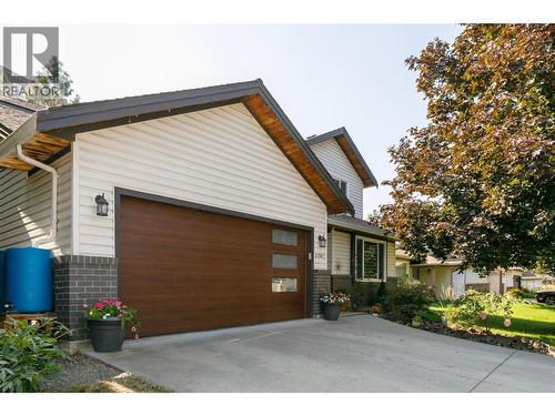 2207 Shannon Ridge Drive  West Kelowna, BC V4T 2L1