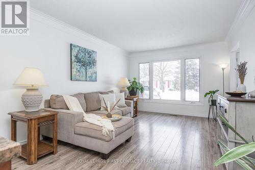 The perfect spot for your morning coffee. - 3 Oren Boulevard, Barrie, ON - Indoor Photo Showing Living Room