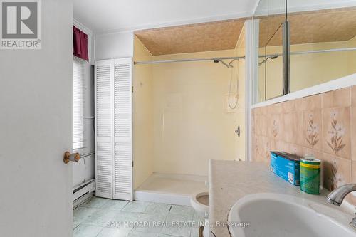 1062 West Avenue, Mississauga, ON - Indoor Photo Showing Bathroom