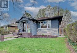 1486 AUGUSTINE DRIVE  Burlington, ON L7P 2N2