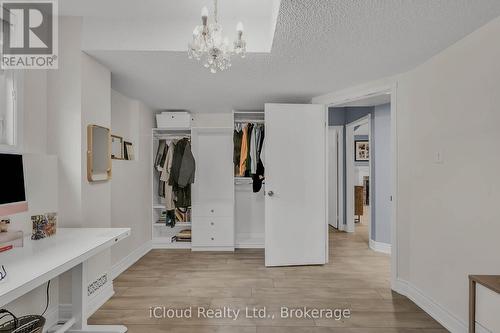 1370 Pickwick Drive, Mississauga, ON - Indoor Photo Showing Other Room