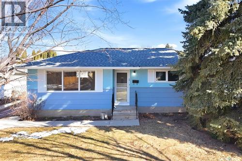 1 Sparling CRESCENT  Saskatoon, SK S7H 3M1