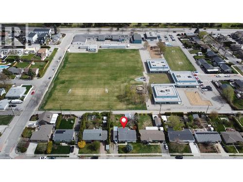 945 Kennedy Street  Kelowna, BC V1Y 4E9