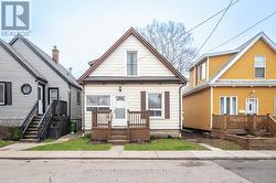 35 EAST 27TH STREET  Hamilton, ON L8V 3E8