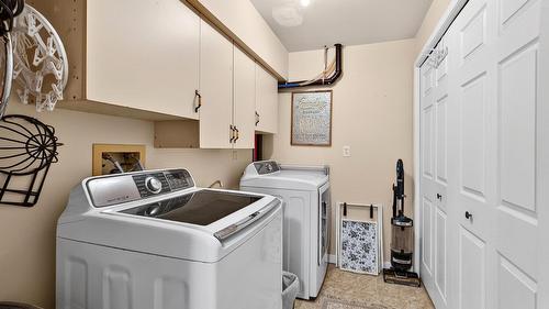 11350 Dakota Road, Lake Country, BC - Indoor Photo Showing Laundry Room