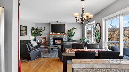11350 Dakota Road, Lake Country, BC - Indoor With Fireplace