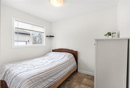 36 13Th Ave, Sandy Hook, MB 