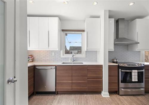 1022 Clifton St, Winnipeg, MB 