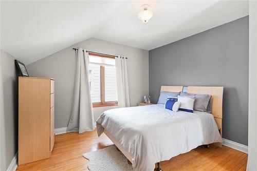 1022 Clifton St, Winnipeg, MB 