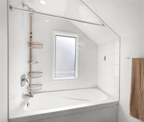 1022 Clifton St, Winnipeg, MB 