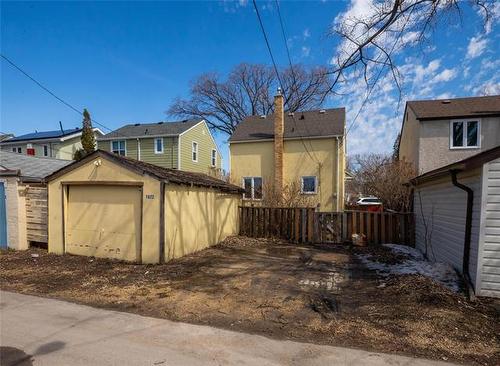 1022 Clifton St, Winnipeg, MB 