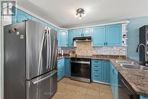 106 Hemlock Crescent, Cornwall, ON - Indoor Photo Showing Kitchen With Double Sink