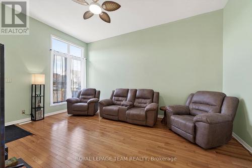 106 Hemlock Crescent, Cornwall, ON - Indoor Photo Showing Living Room