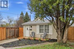 24 APPEL STREET  London East (East C), ON N5Y 1P9