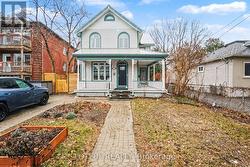 2 - 518 HILSON AVENUE Ottawa, ON K1Z 6C8