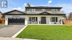 2427 RAVENSTHORPE CRESCENT  Mississauga, ON L5C 2Y4