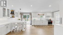 2427 RAVENSTHORPE CRESCENT  Mississauga, ON L5C 2Y4