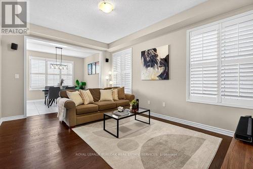 446 Grey Landing, Milton, ON - Indoor Photo Showing Living Room