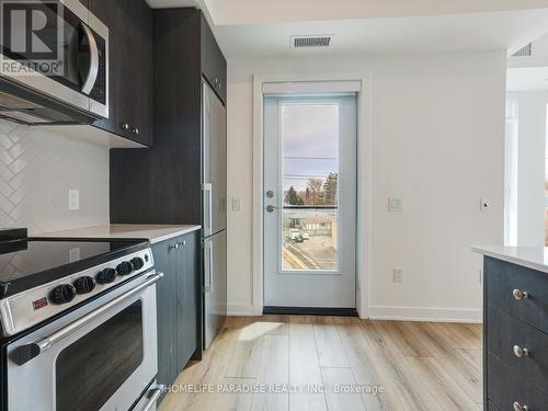 416 - 312 Erb Street W, Waterloo, ON - Indoor Photo Showing Kitchen