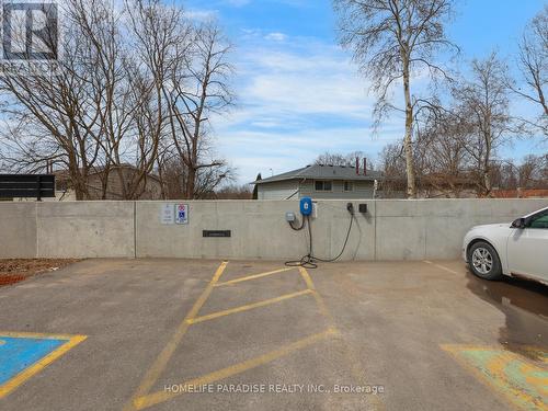 416 - 312 Erb Street W, Waterloo, ON - Outdoor