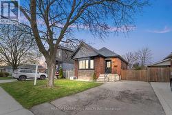 53 BRUCEDALE AVENUE E  Hamilton, ON L9A 1N2