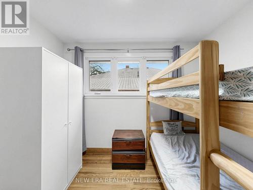 48 Christopher Drive, Cambridge, ON - Indoor Photo Showing Bedroom