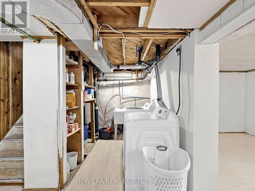 48 Christopher Drive, Cambridge, ON - Indoor Photo Showing Laundry Room