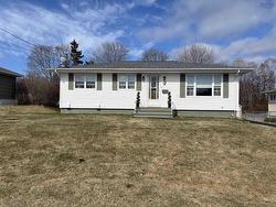 9 Hare Avenue North Sydney, NS B2A 2A9