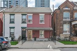 142 RAY STREET N  Hamilton, ON L8R 2Y2