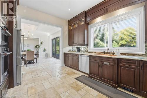 855 Avenue Road, Cambridge, ON - Indoor Photo Showing Kitchen
