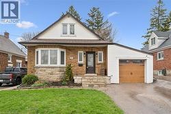 30 SHELDON Avenue N  Kitchener, ON N2H 3M2