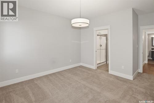 551 6Th Avenue Se, Swift Current, SK - Indoor Photo Showing Other Room