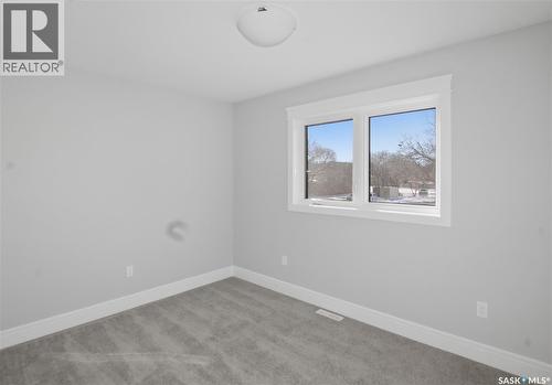 551 6Th Avenue Se, Swift Current, SK - Indoor Photo Showing Other Room