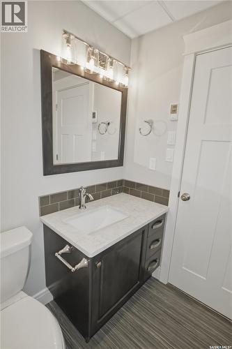 551 6Th Avenue Se, Swift Current, SK - Indoor Photo Showing Bathroom