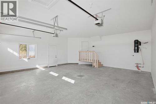 551 6Th Avenue Se, Swift Current, SK - Indoor Photo Showing Garage
