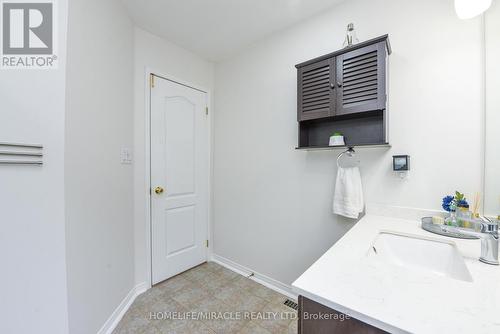 113 Seclusion Crescent, Brampton, ON - Indoor Photo Showing Bathroom