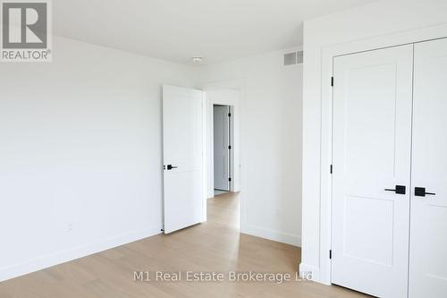 74 Bedell Drive, Mapleton, ON - Indoor Photo Showing Other Room