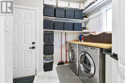 29 Batson Drive, Aurora, ON - Indoor Photo Showing Laundry Room