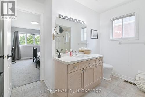 29 Batson Drive, Aurora, ON - Indoor Photo Showing Bathroom