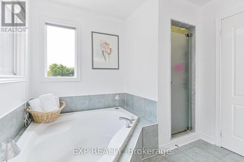 29 Batson Drive, Aurora, ON - Indoor Photo Showing Bathroom
