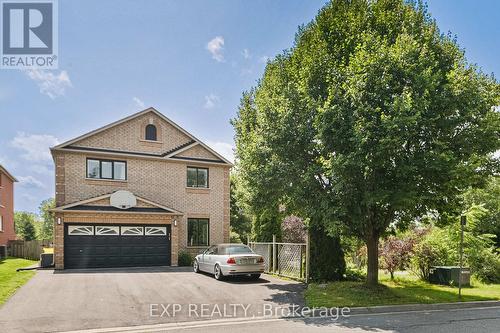 29 Batson Drive, Aurora, ON - Outdoor