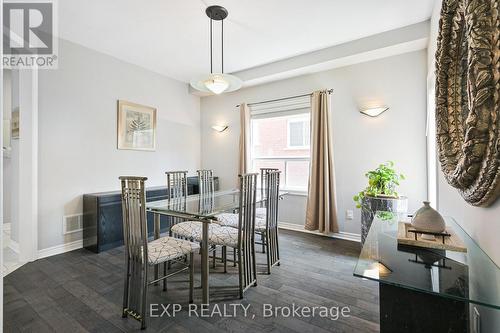 29 Batson Drive, Aurora, ON - Indoor Photo Showing Dining Room