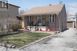 30 HEARST CIRCLE  Toronto, ON M6M 2T7