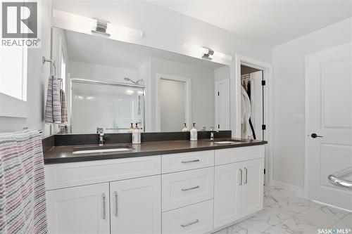 606 Delainey Road, Saskatoon, SK - Indoor Photo Showing Bathroom