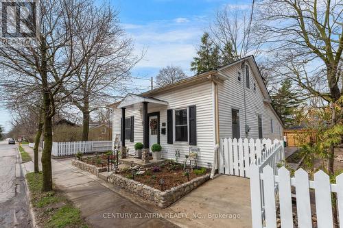 132 WATERLOO STREET N  Cambridge, ON N3H 1M8