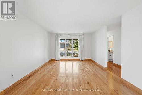 110 Pigeon Terrace, Ottawa, ON - Indoor Photo Showing Other Room