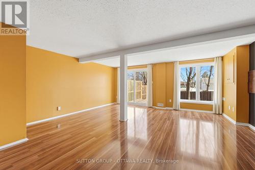 110 Pigeon Terrace, Ottawa, ON - Indoor Photo Showing Other Room