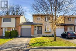 1095 AVIGNON COURT Ottawa, ON K1C 2M2